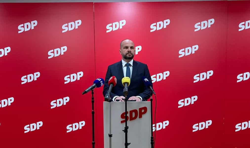 Vlada grubo politizira sport i udara na lokalnu samoupravu!