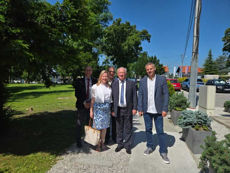 Slika galerije 1