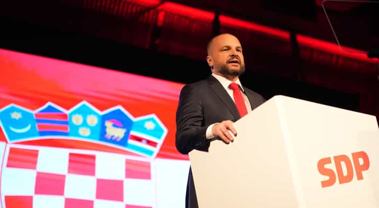 Hajdaš Dončić: Građani žive od plaće do plaće, Vlada im baca mrvice