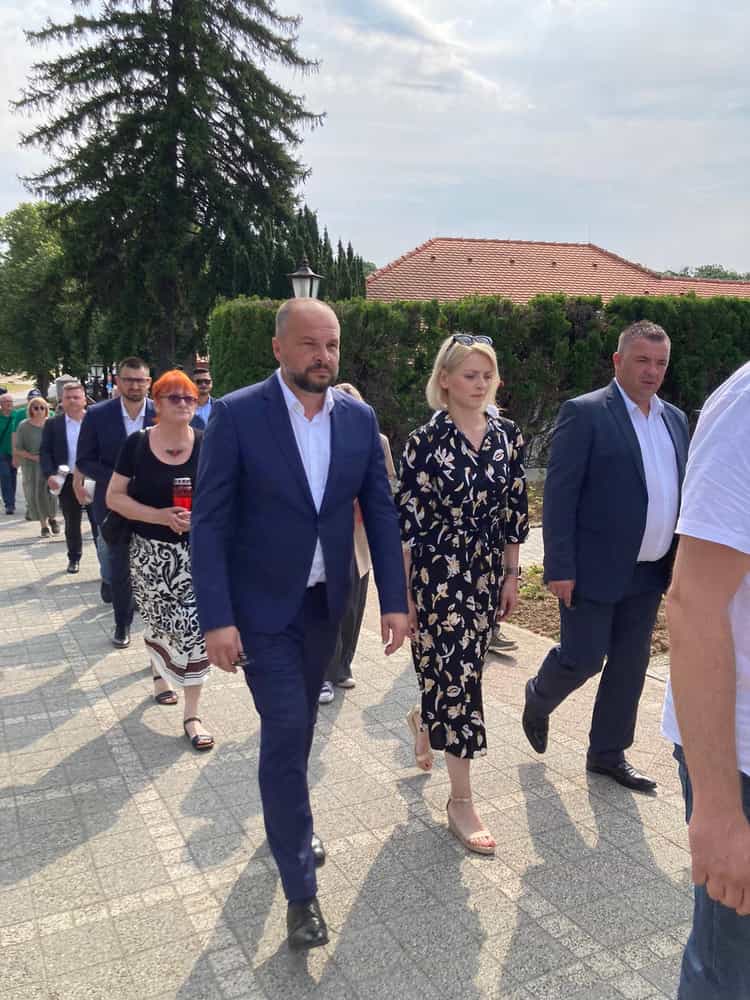 Slika galerije 1